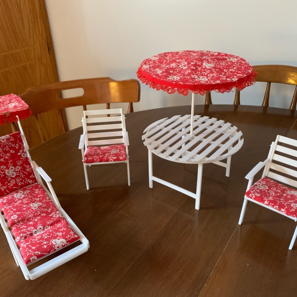 VINTAGE Barbie patio furniture